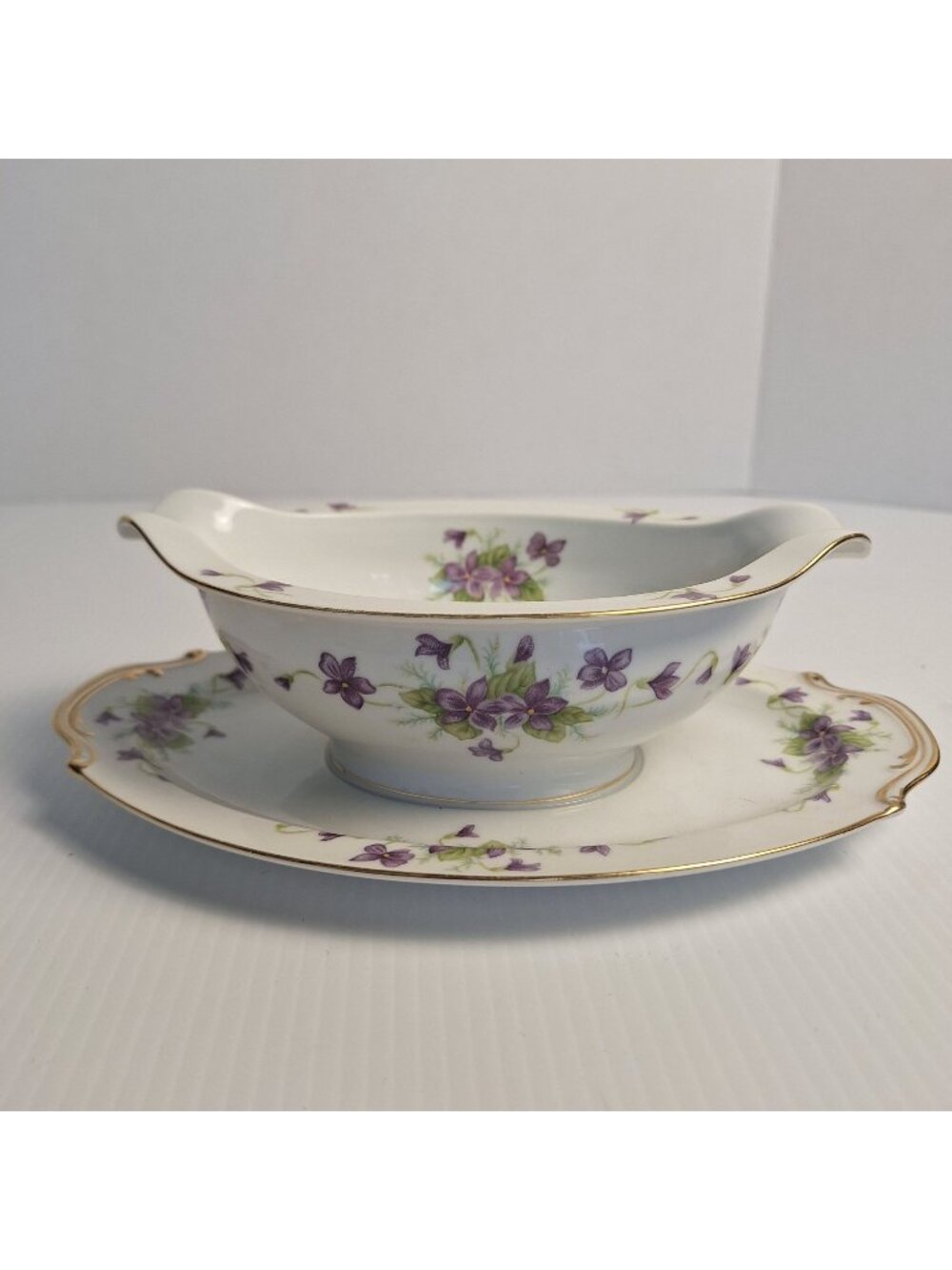 VTG WENTWORTH CHINA JAPAN PURPLE FLORAL GOLD TRIM GRAVY BOAT ATTACHED UNDERPLATE